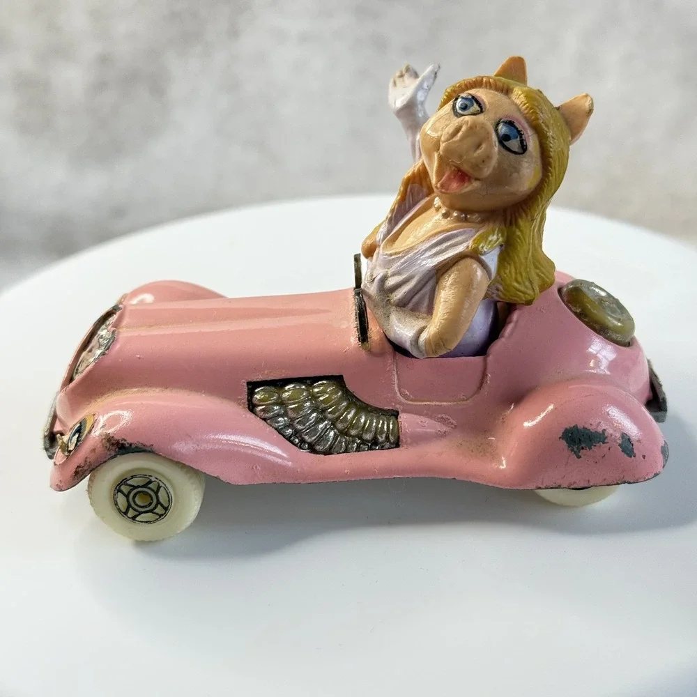 1979 Corgi Miss Piggy Pink Metal Car 4in Henson Assoc. Dlightly Different‎